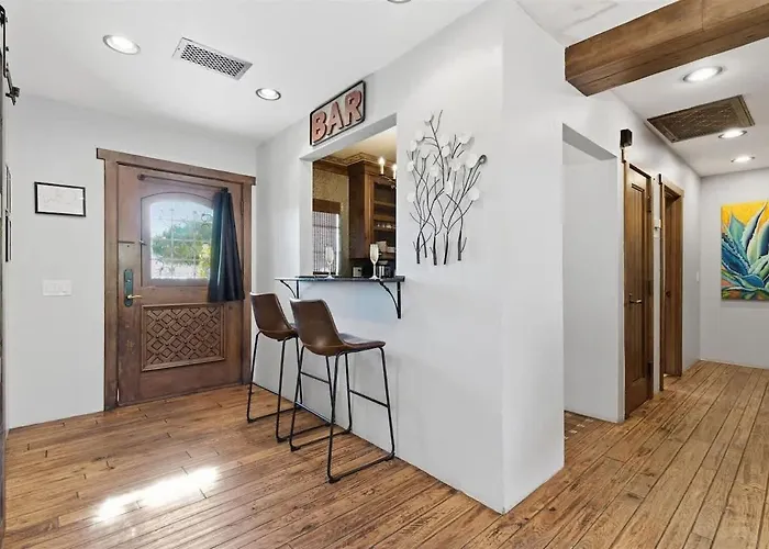 Orchard-4 Units-in Old Town-walk To Fashion Square Holiday home *