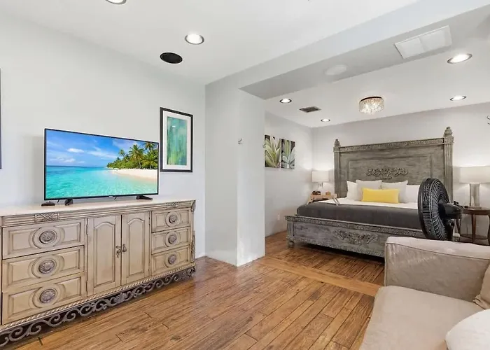 Holiday home Orchard-4 Units-in Old Town-walk To Fashion Square