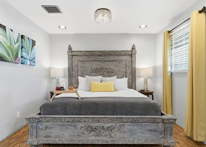 Holiday home Orchard-4 Units-in Old Town-walk To Fashion Square Scottsdale