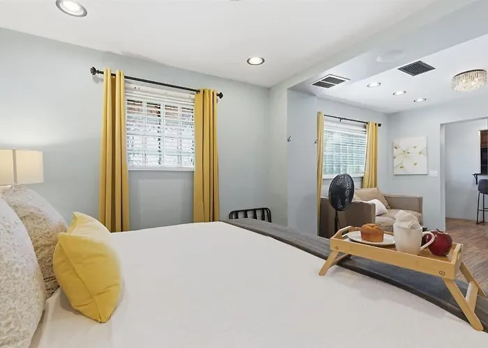 Holiday home Orchard-4 Units-in Old Town-walk To Fashion Square Scottsdale