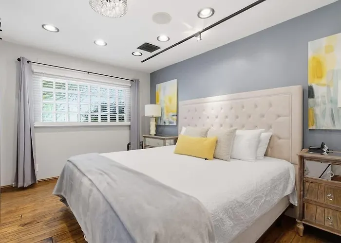Orchard-4 Units-in Old Town-walk To Fashion Square