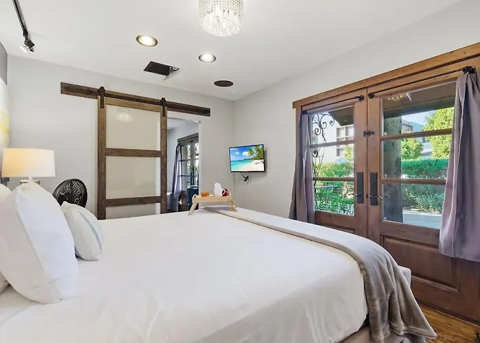 Orchard-4 Units-in Old Town-walk To Fashion Square * Scottsdale