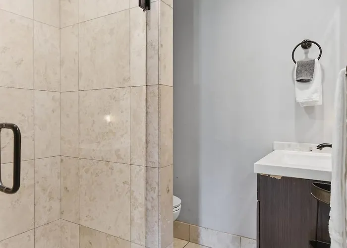 Orchard-4 Units-in Old Town-walk To Fashion Square