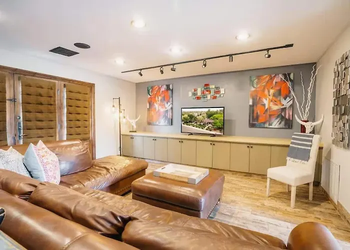 Holiday home Orchard-4 Units-in Old Town-walk To Fashion Square