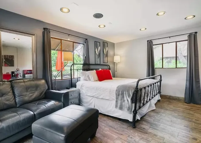 Orchard-4 Units-in Old Town-walk To Fashion Square Scottsdale